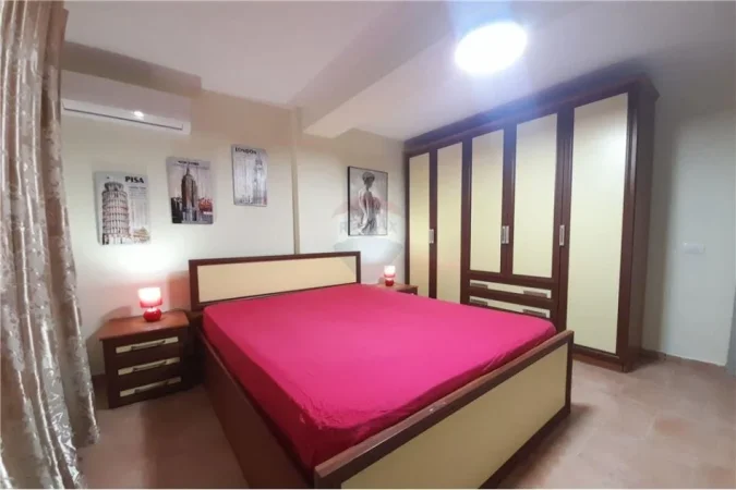 Tirane, jepet me qera apartament 2+1 Kati 8, 120 m² 650 € (Bulevardi Zogu i Pare - Stacioni i Trenit)