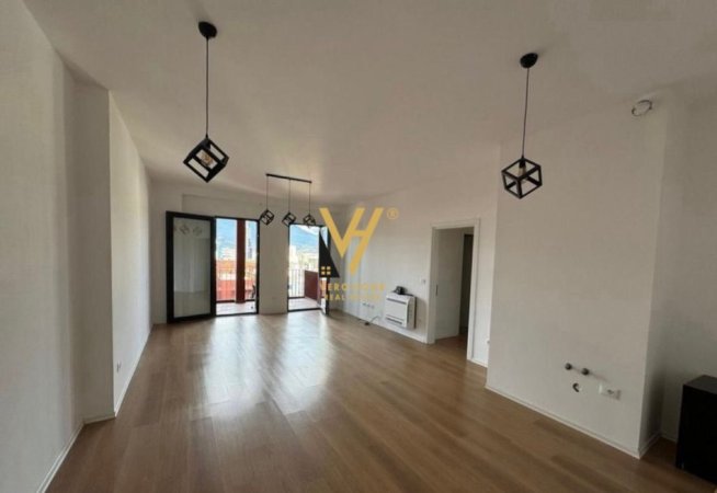 Tirane, jepet me qera apartament 3+1+Ballkon Kati 18, 160 m² 1.500 € (RRUGA E KAVAJES)