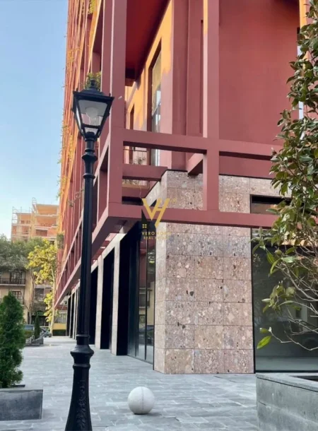 Tirane, jepet me qera zyre Kati 18, 160 m² 1.500 € (RRUGA E KAVAJES)