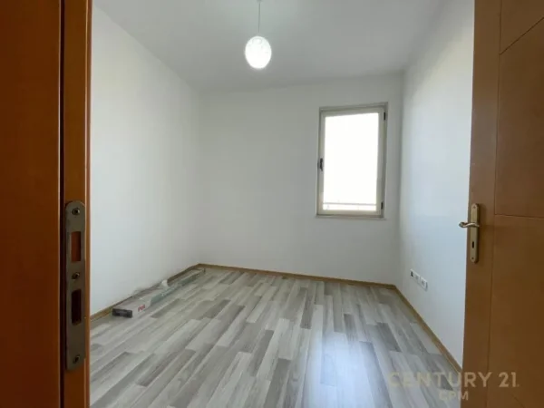 Tirane, shes apartament 2+1+Aneks+Ballkon Kati 7, 110 m² 138.000 € (Yzberish)