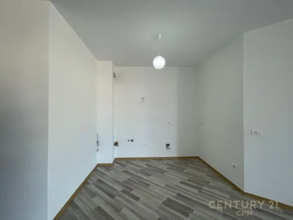 Tirane, shes apartament 2+1+Aneks+Ballkon Kati 7, 110 m² 138.000 € (Yzberish)