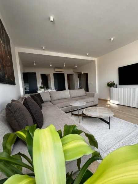 Tirane, shitet apartament 2+1+Ballkon Kati 2, 130 m²  (Long Hill Residence, prane TEG)