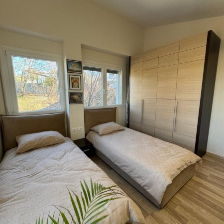 Tirane, shitet apartament 2+1+Ballkon Kati 2, 130 m²  (Long Hill Residence, prane TEG)