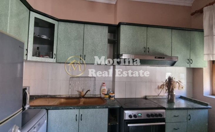 Tirane, jepet me qera apartament 2+1 Kati 5, 130 m² 600 € (Spitali Nr 5)