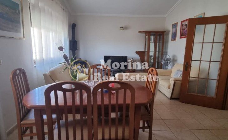 Tirane, jepet me qera apartament 2+1 Kati 5, 130 m² 600 € (Spitali Nr 5)