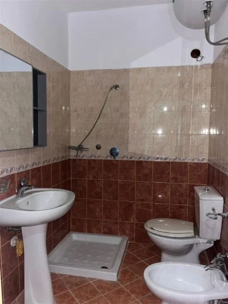 Durres, shitet apartament 1+1+Ballkon Kati 7, 76.000 € 