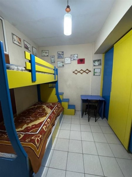 Durres, jepet me qera apartament 2+1 Kati 2, 400 m² 400 € 
