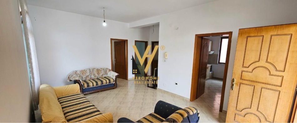 Tirane, jepet me qera apartament 2+1+Ballkon Kati 3, 119 m² 650 € (PALLATI ME SHIGJETA)