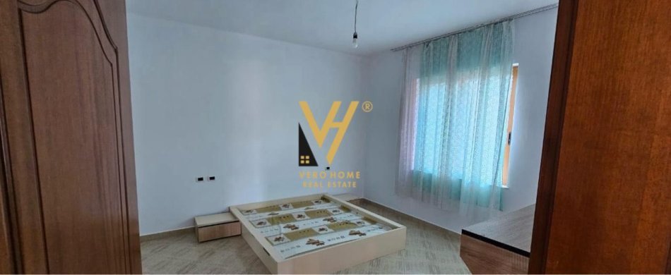 Tirane, jepet me qera apartament 2+1+Ballkon Kati 3, 119 m² 650 € (PALLATI ME SHIGJETA)