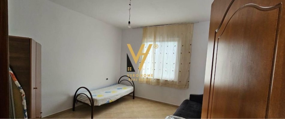 Tirane, jepet me qera apartament 2+1+Ballkon Kati 3, 119 m² 650 € (PALLATI ME SHIGJETA)