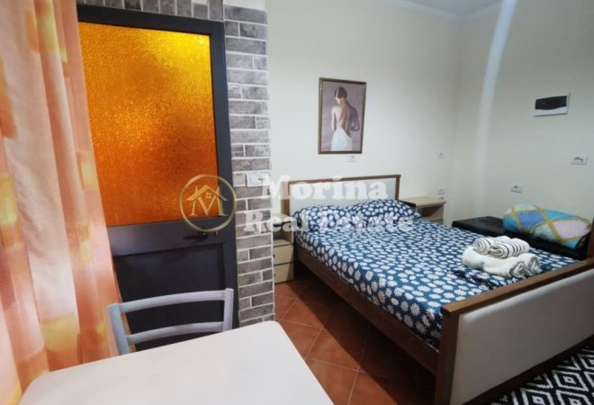Tirane, jepet me qera garsonier Kati 1, 38 m² 380 € (Rruga Gjon Mili)