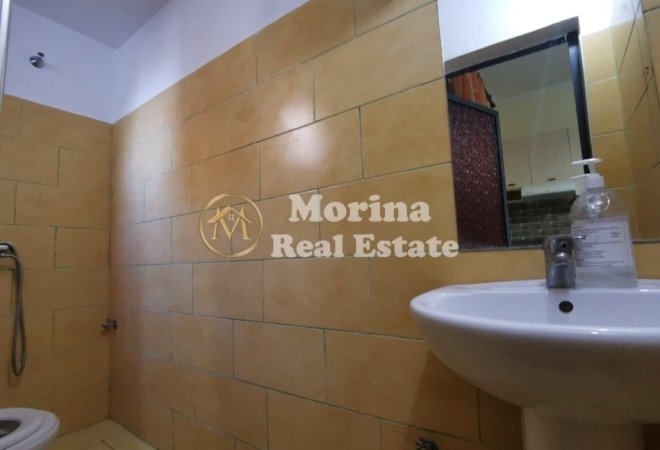 Tirane, jepet me qera garsonier Kati 1, 38 m² 380 € (Rruga Gjon Mili)