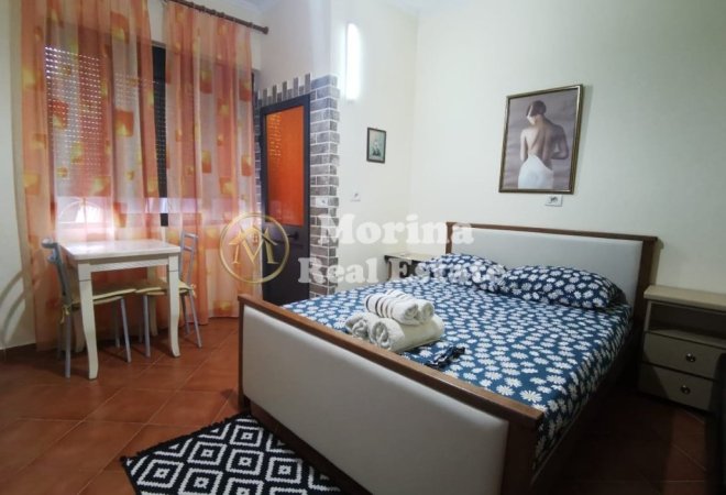 Tirane, jepet me qera garsonier Kati 1, 38 m² 380 € (Rruga Gjon Mili)