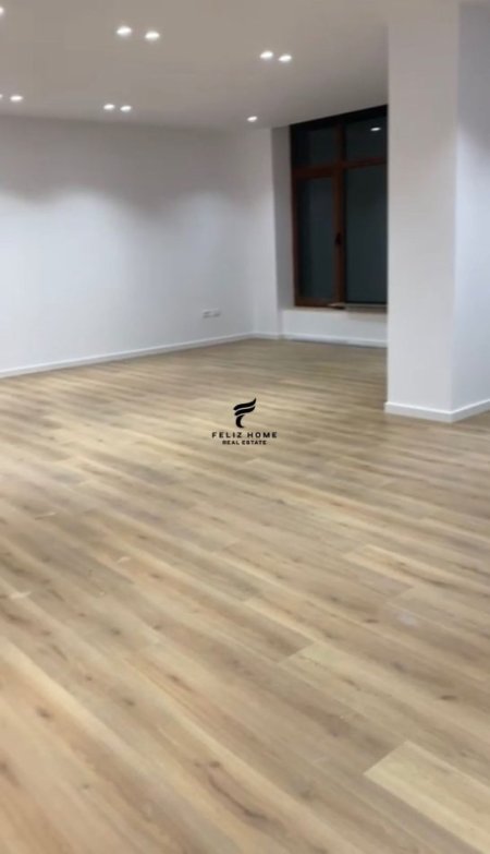 Tirane, jepet me qera ambjent biznesi Kati 1, 75 m² 600 € (ASTIR)
