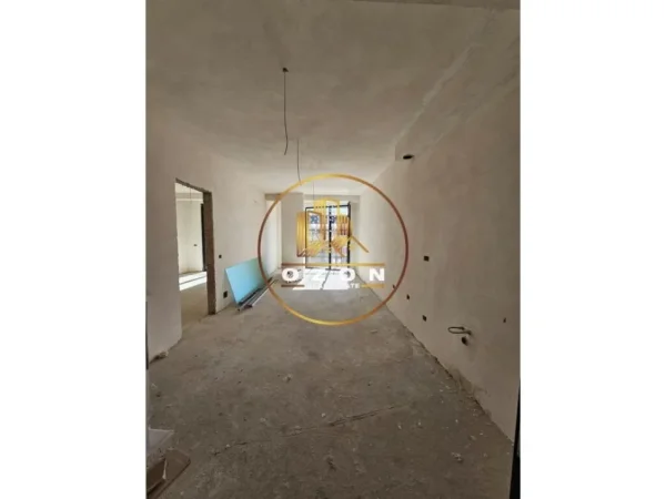 Apartament 1+1 për Shitje pranë Zogut të Zi!
