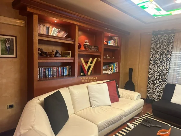 Tirane, shitet apartament 3+1+Ballkon Kati 3, 202 m² 540.000 € (BLLOK)