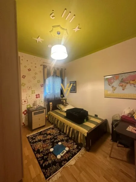 Tirane, shitet apartament 3+1+Ballkon Kati 3, 202 m² 540.000 € (BLLOK)