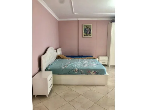 Tirane, jepet me qera apartament 2+1 Kati 3, 750 € 