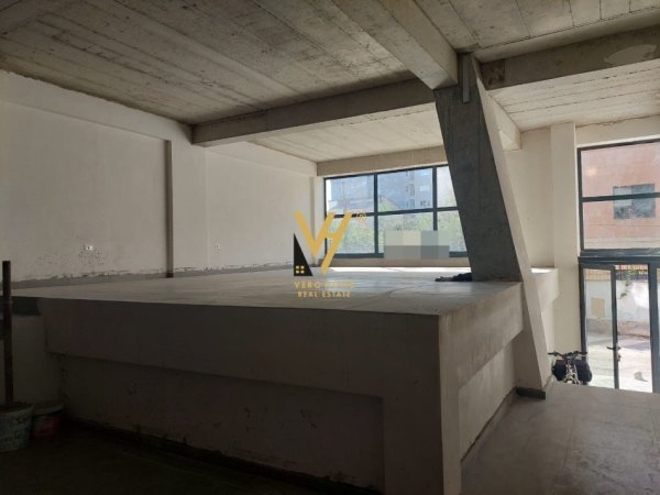 Tirane, jepet me qera dyqan Kati 0, 146 m² 2.000 € (RRUGA QEMAL STAFA)