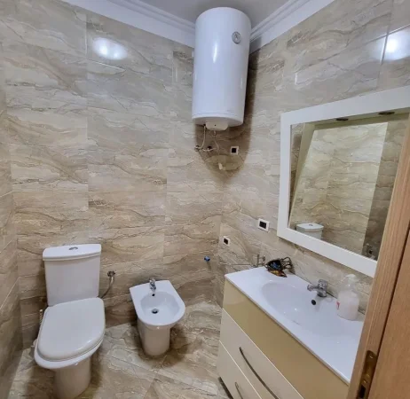 Tirane, jepet me qera apartament 1+1+Ballkon Kati 2, 70 m² 600 € (Stadiumi Dinamo)