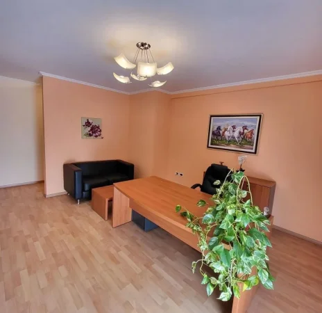 Tirane, jepet me qera apartament 1+1+Ballkon Kati 2, 70 m² 600 € (Stadiumi Dinamo)