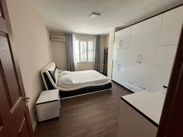 Tirane, shes 3+1 Kati 6, 275.000 € (Komuna e Parisit)