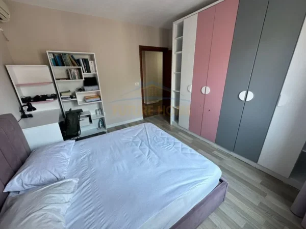 Tirane, shes 3+1 Kati 6, 275.000 € (Komuna e Parisit)