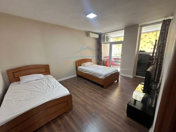 Tirane, shes 3+1 Kati 6, 275.000 € (Komuna e Parisit)