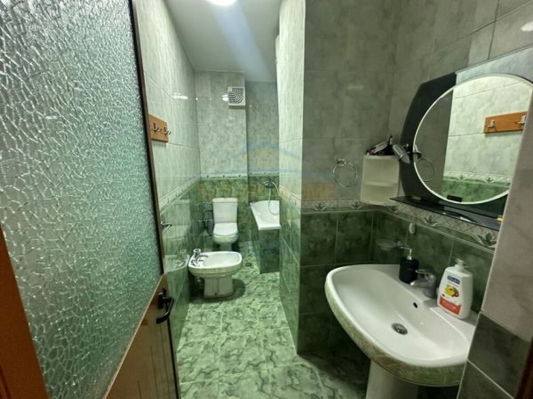 Tirane, shes 3+1 Kati 6, 275.000 € (Komuna e Parisit)