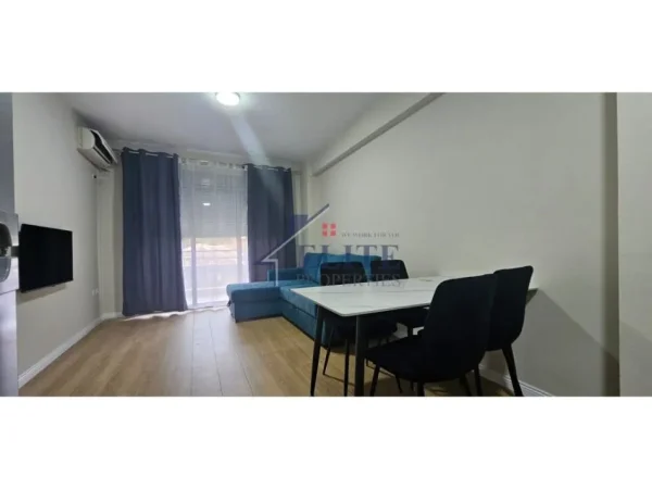Tirane, jepet me qera apartament 1+1+Ballkon Kati 1, 65 m² 600 € (Islam Alla)