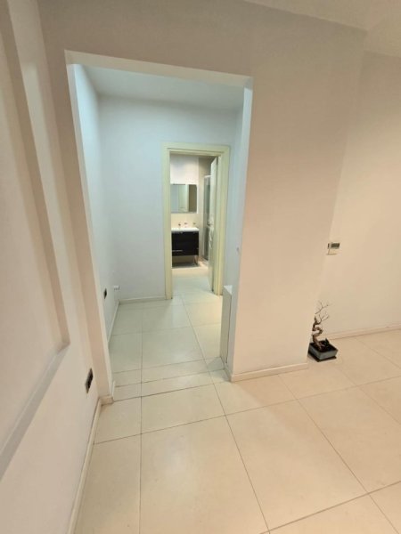 Tirane, shes zyre Kati 2, 91 m² 345.000 € (Rr. Themistokli Germenji te Ambasador 1)