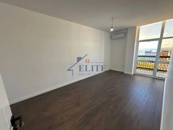 Tirane, jepet me qera zyre Kati 7, 75 m² 950 € (Rruga e Kavajes)