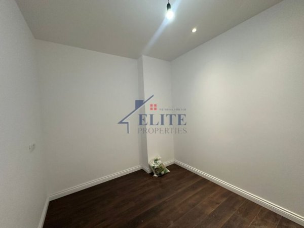 Tirane, jepet me qera zyre Kati 7, 75 m² 950 € (Rruga e Kavajes)