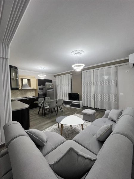 Tirane, jepet me qera apartament 2+1 Kati 9, 90 m² 500 € (astir)