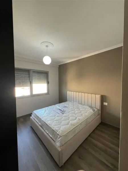 Tirane, jepet me qera apartament 2+1 Kati 9, 90 m² 500 € (astir)