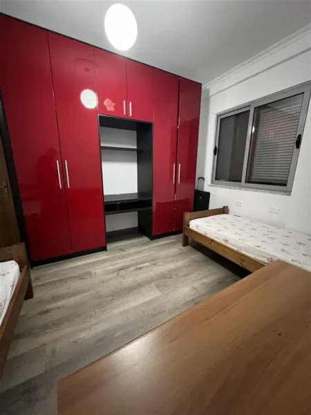 Tirane, jepet me qera apartament 2+1 Kati 9, 90 m² 500 € (astir)