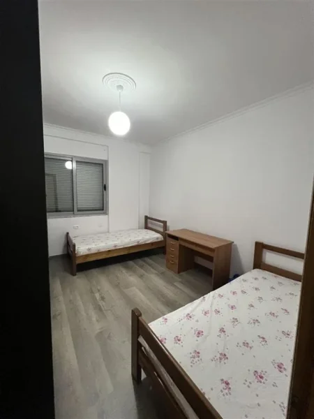 Tirane, jepet me qera apartament 2+1 Kati 9, 90 m² 500 € (astir)