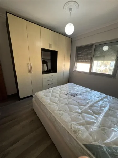 Tirane, jepet me qera apartament 2+1 Kati 9, 90 m² 500 € (astir)