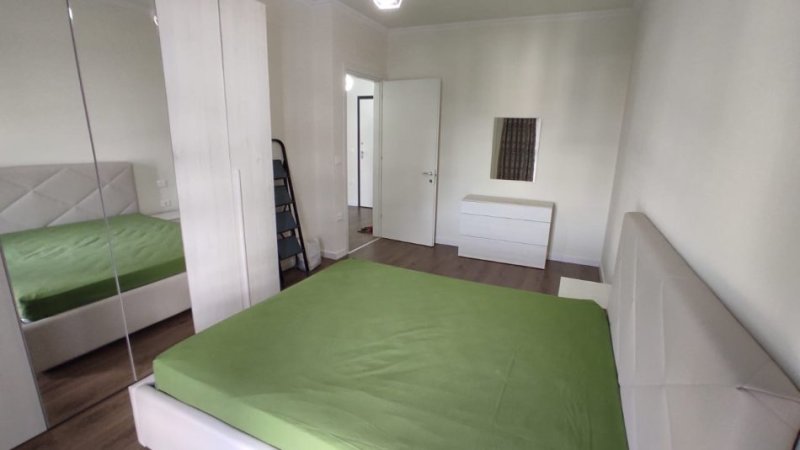 Tirane, jepet me qera apartament 1+1+Ballkon Kati 5, 75 m² 600 € (don bosko)