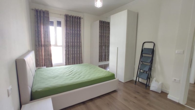 Tirane, jepet me qera apartament 1+1+Ballkon Kati 5, 75 m² 600 € (don bosko)