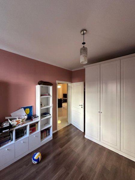Tirane, jepet me qera apartament 3+1 Kati 3, 120 m² 800 € (Rruga e Kavajes)