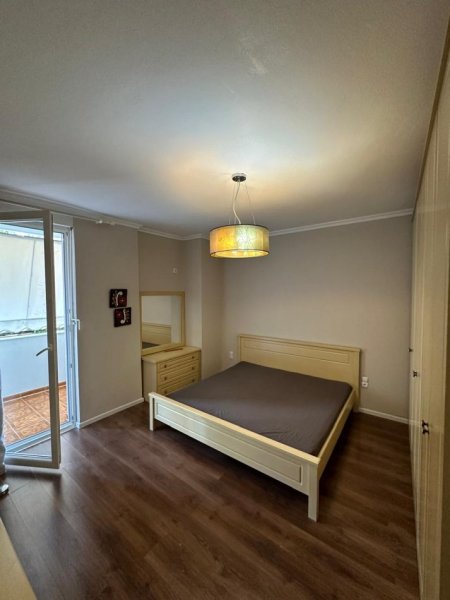Tirane, jepet me qera apartament 3+1 Kati 3, 120 m² 800 € (Rruga e Kavajes)