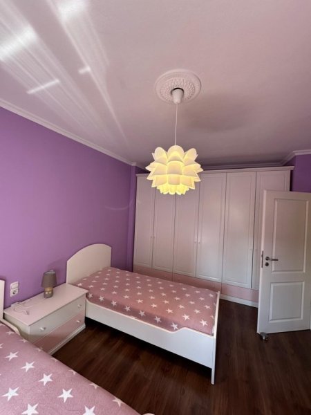 Tirane, jepet me qera apartament 3+1 Kati 3, 120 m² 800 € (Rruga e Kavajes)