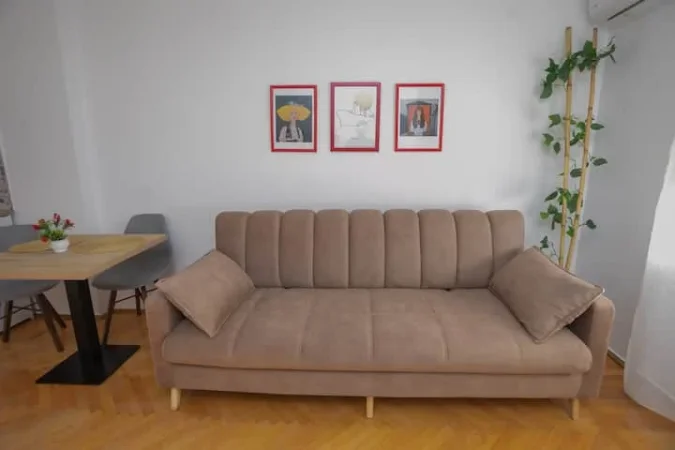 Tirane, jepet me qera apartament 1+1 Kati 5, 56 m² 580 € (Rruga e Dibres)
