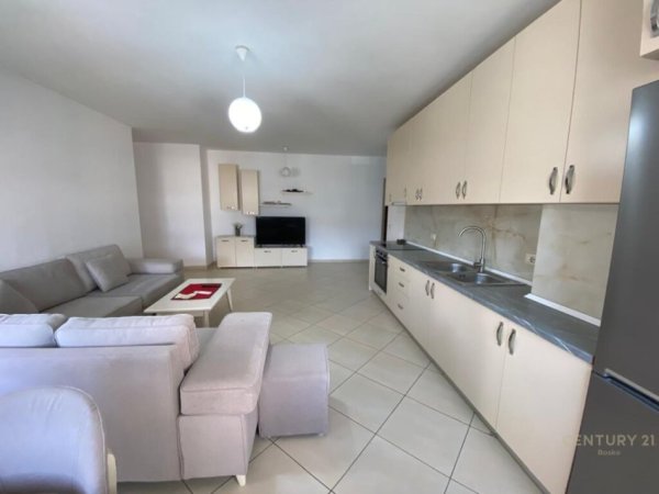 Tirane, jepet me qera apartament 3+1+Aneks+Ballkon Kati 2, 134 m² 600 € (Jordan Misja)