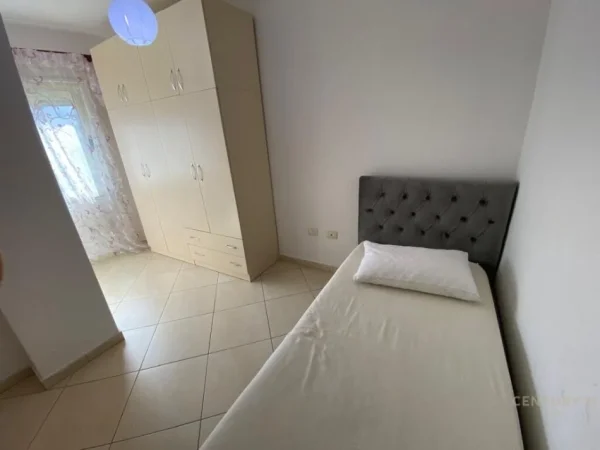 Tirane, jepet me qera apartament 3+1+Aneks+Ballkon Kati 2, 134 m² 600 € (Jordan Misja)