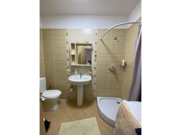 Tirane, jepet me qera apartament 3+1+Aneks+Ballkon Kati 2, 134 m² 600 € (Jordan Misja)