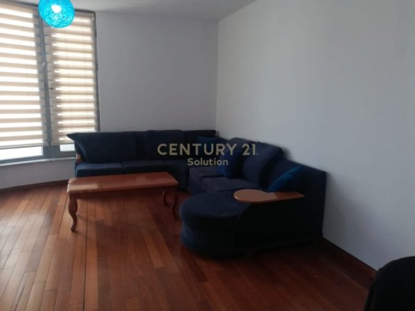 Tirane, jepet me qera apartament 1+1+Aneks+Ballkon Kati 5, 85 m² 600 € (Rruga e Kosovareve)
