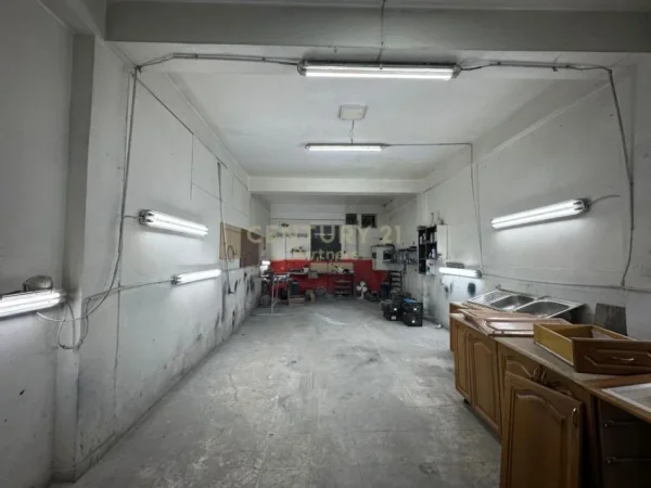Tirane, jepet me qera ambjent biznesi Kati 0, 170 m² 1.300 € (Astir)