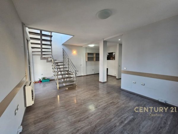 Tirane, jepet me qera zyre Kati 2, 144 m² 1.400 € (21 Dhjetori)
